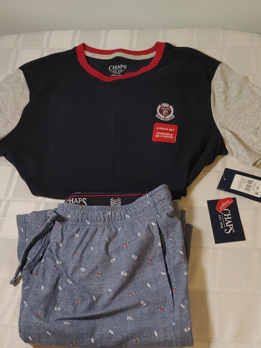 Chaps Men's 2-Piece Sleep Set, Tee Shirt & Micro fleece Shorts, New with Tags